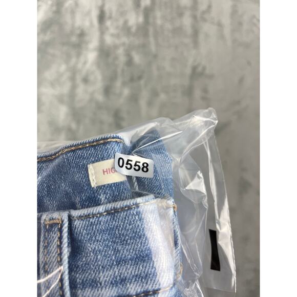Levis High Waisted Mom Jeans 26 Distressed Light Wash Stretchy High Rise Grunge - Picture 15 of 16